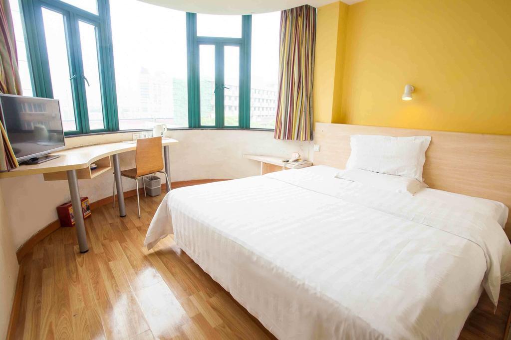 7Days Inn Foshan Coach Terminal Экстерьер фото