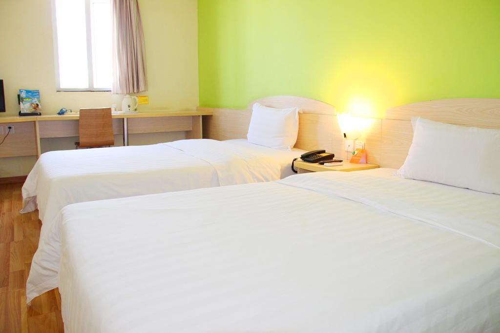 7Days Inn Foshan Coach Terminal Экстерьер фото